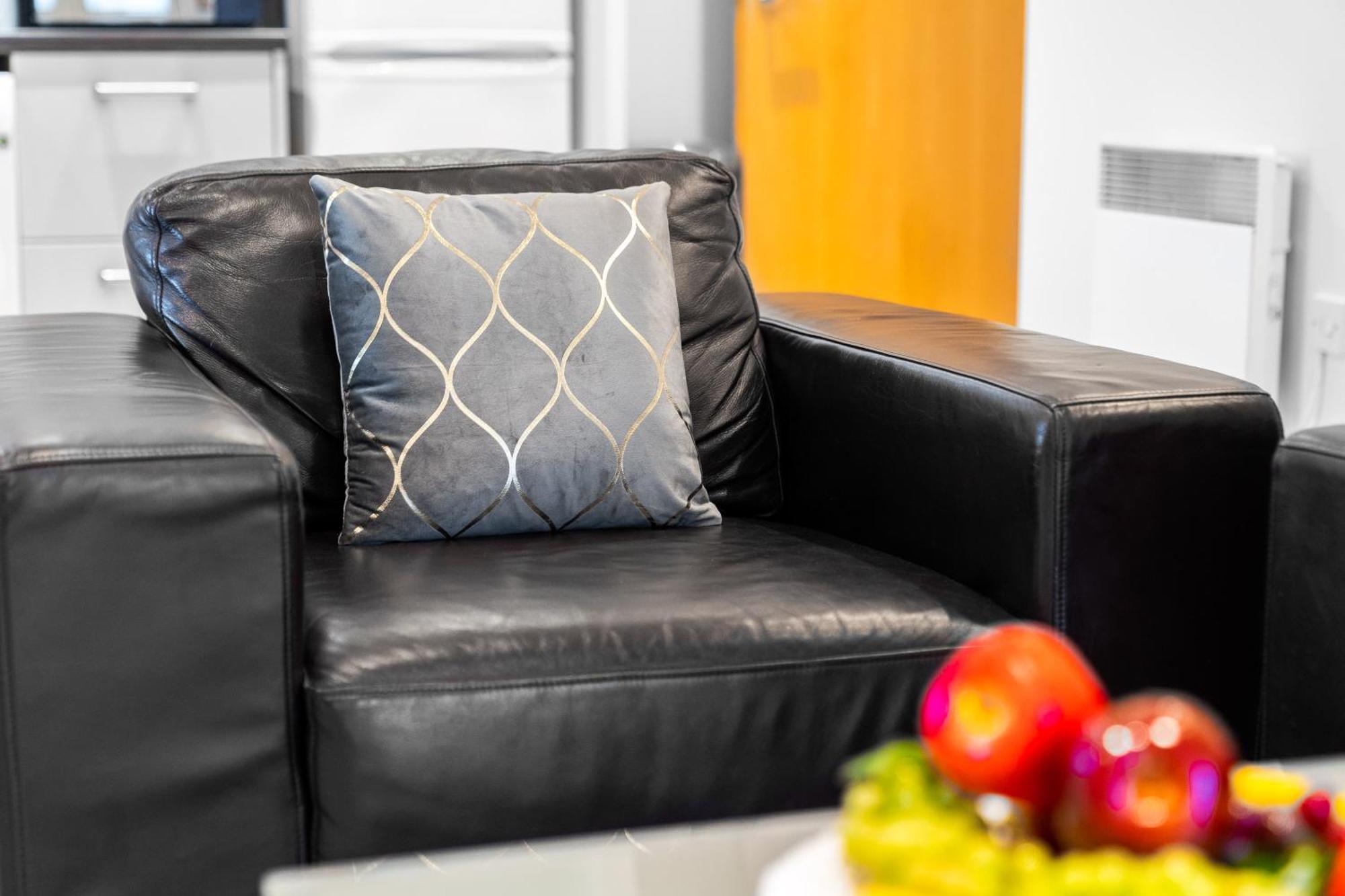 City Centre Apartment - 2 Bedroom - Secure Parking - Top Rated - 201M Birmingham Buitenkant foto